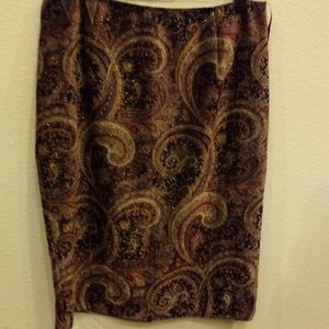 Newport News woman 's skirt